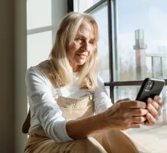 smartphone_elderly.jpg